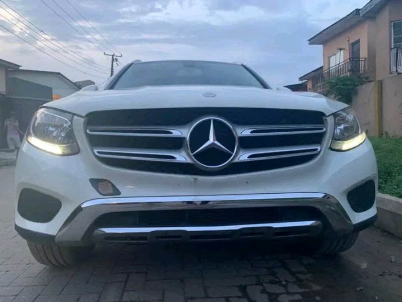 Mercedes Benz glc 300 2017