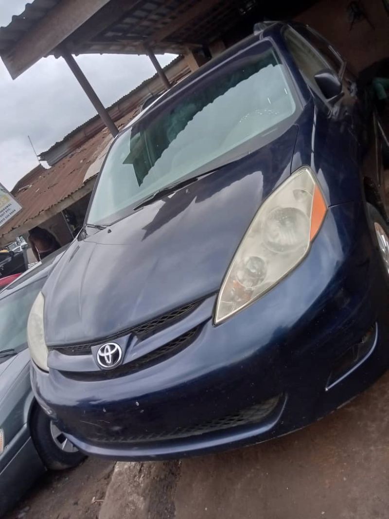 Toyota sienna 2006