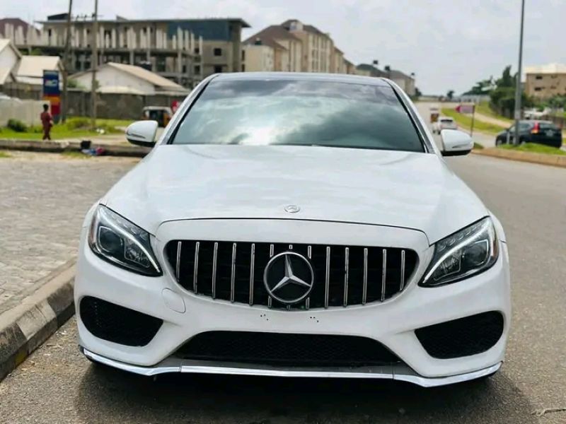 Mercedes Benz c300 2016