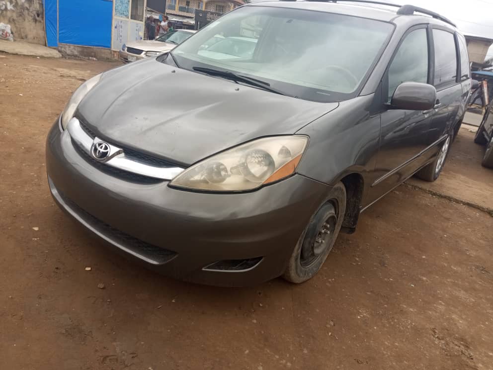 Toyota sienna 2006