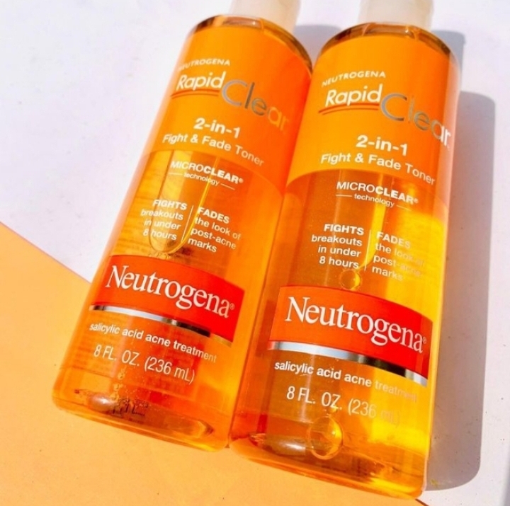 2 in 1 Fight & Fade Toner (Neutrogena)