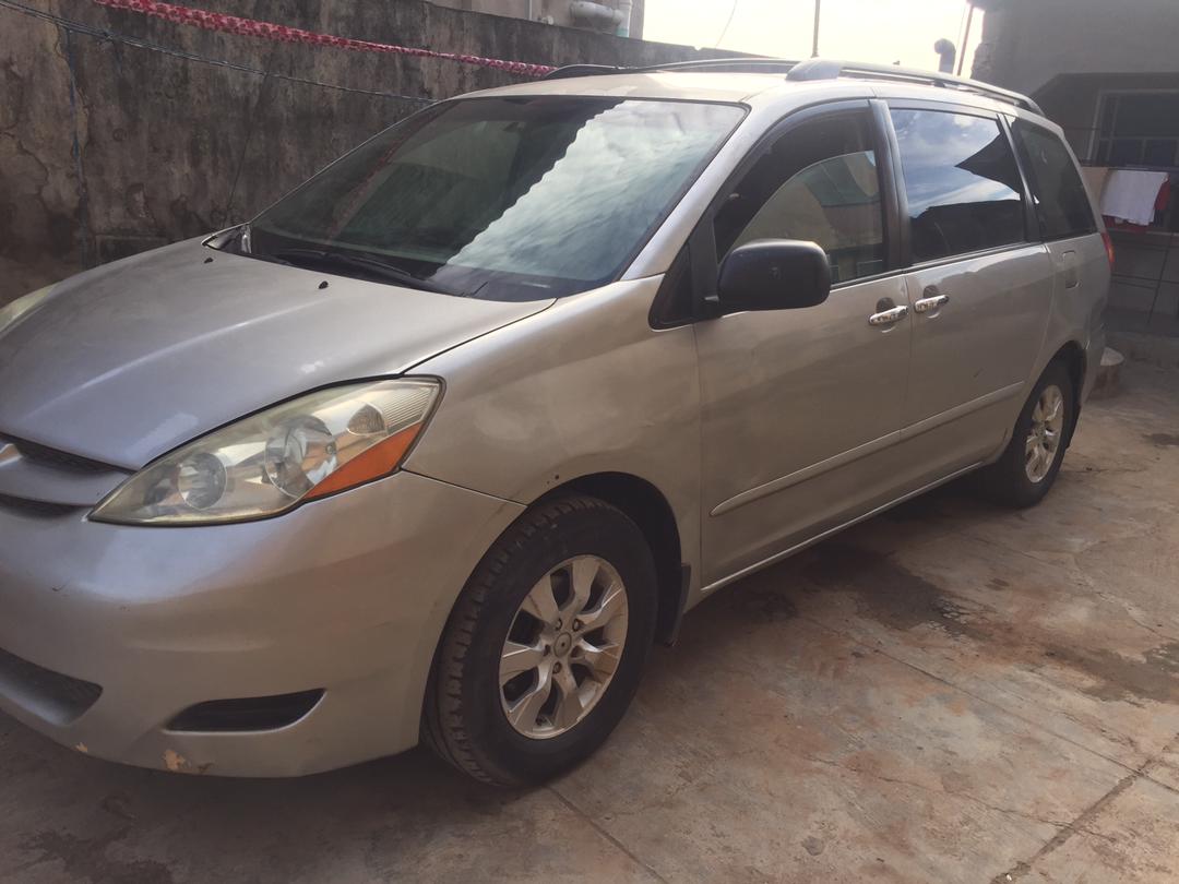 Toyota sienna 2006