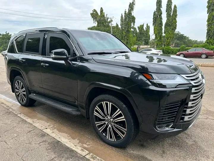 2023 LEXUS Lx 600