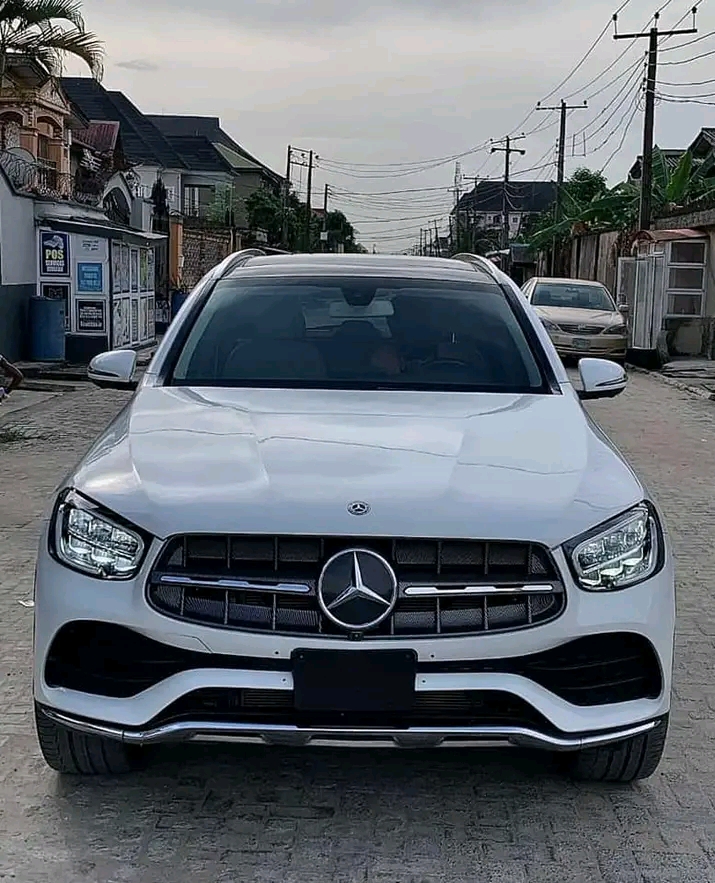 Mercedes Benz GLC300 2020m