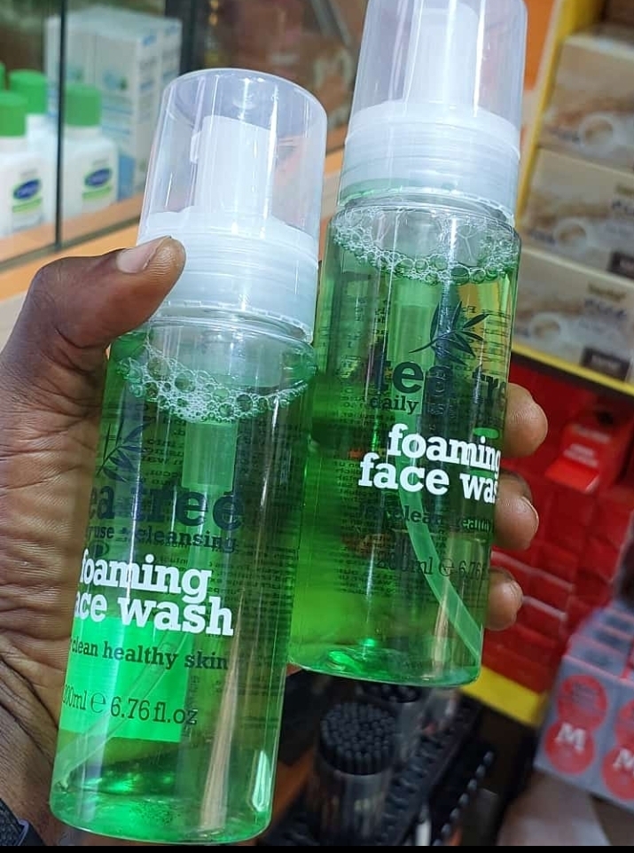 Tea Tree Foaming Face Wash